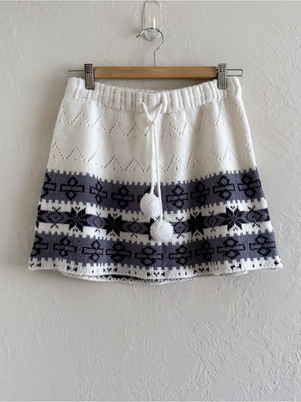 Kimchi Blue White and Gray Pom-Pom Sweater Mini Skirt Size S